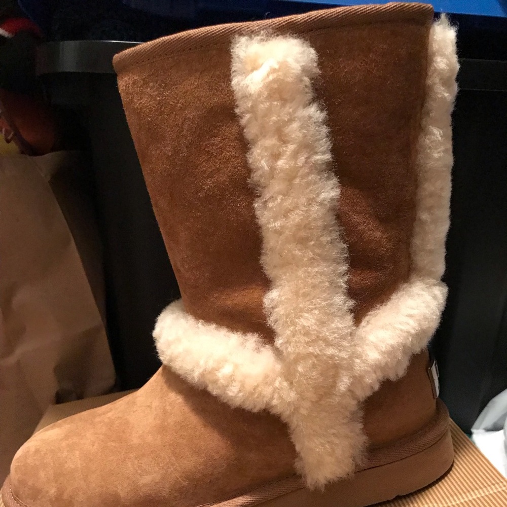 New Uggs size 5